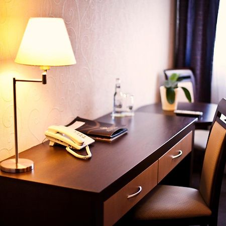 Hotel Cztery Pory Roku Глогув-Малопольский Экстерьер фото